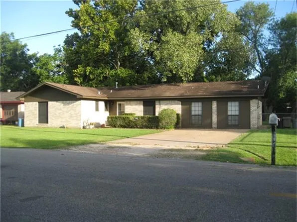 1216 Fair Dr, Angleton, TX 77515