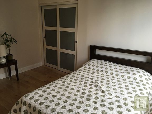4th image of 130 W 67th St APT 19B