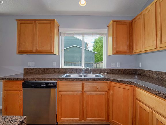 5th image of 10715 NE 111th Ct