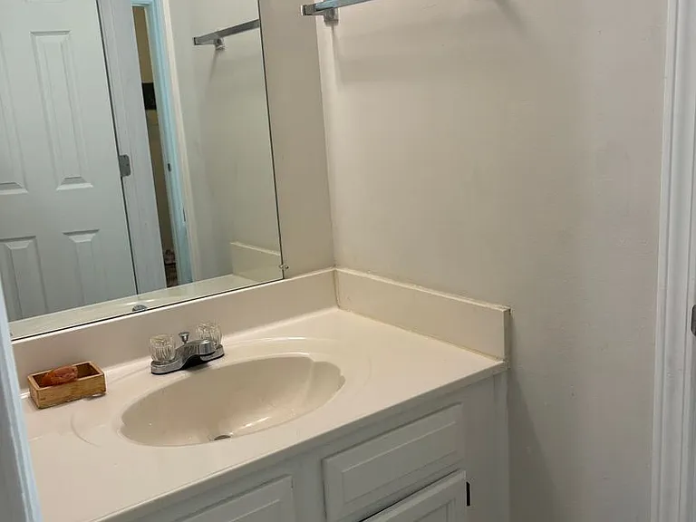 1688 Prince Ave #604 — Photo 24