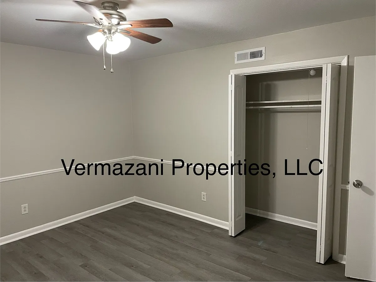 Photo representative - 735 N Houston Rd #D1
