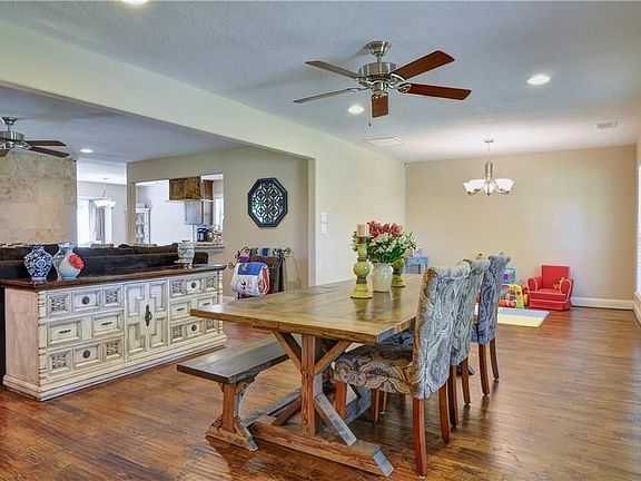 4th image of 3206 Leahy Dr