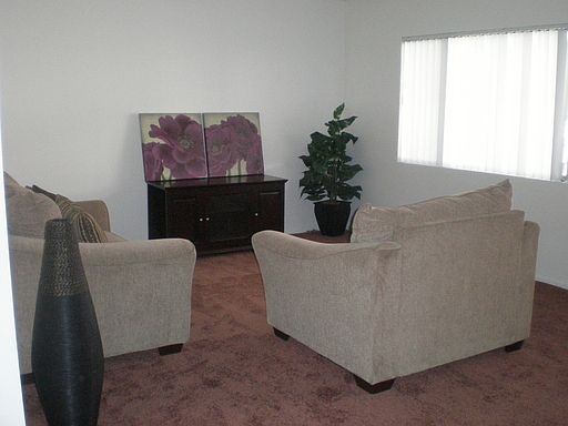 4th image of 1424 Obispo Ave APT 7
