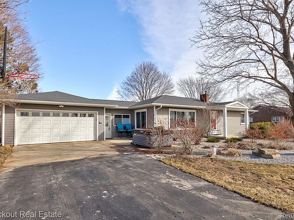 4th image of 4071 S Vassar Rd