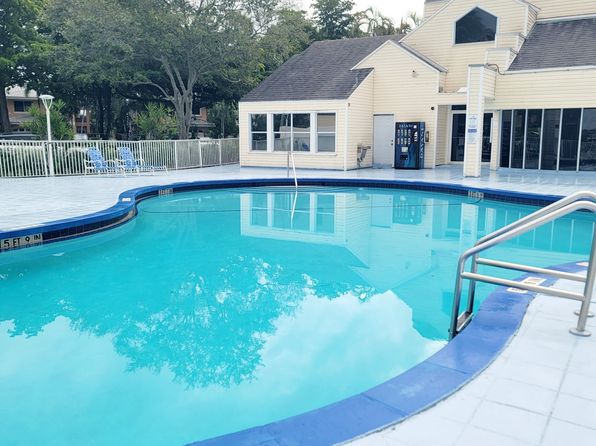 3421 NW 44th St APT 103