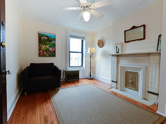 2nd image of 450 6th St #3