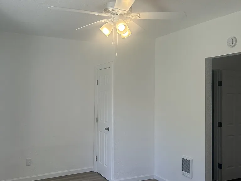 430 S Washington St — Photo 15