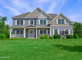 14 Red Barn Dr, Ballston Lake, NY 12019