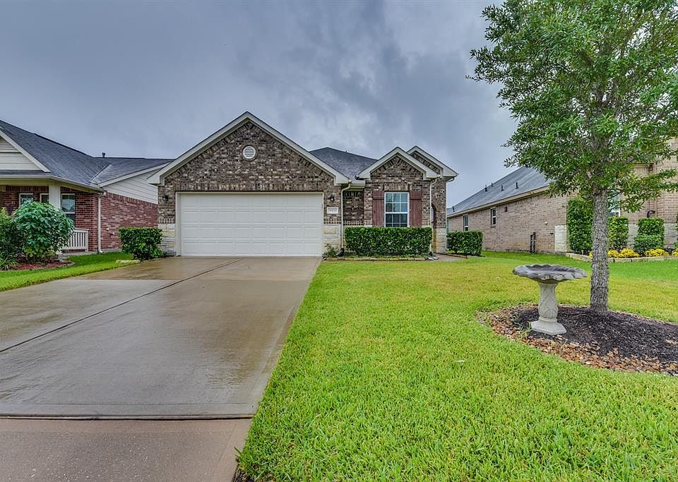 1st image of 18223 Surrey Lake Ln