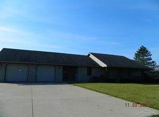 1221 W Vassar Rd, Reese, MI 48757