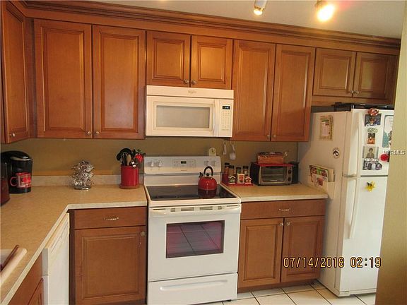 5th image of 4852 Jamaica Ln