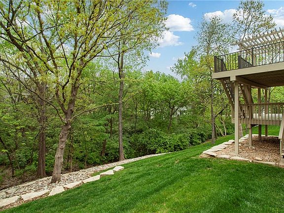 5th image of 4134 NE Hampstead Dr