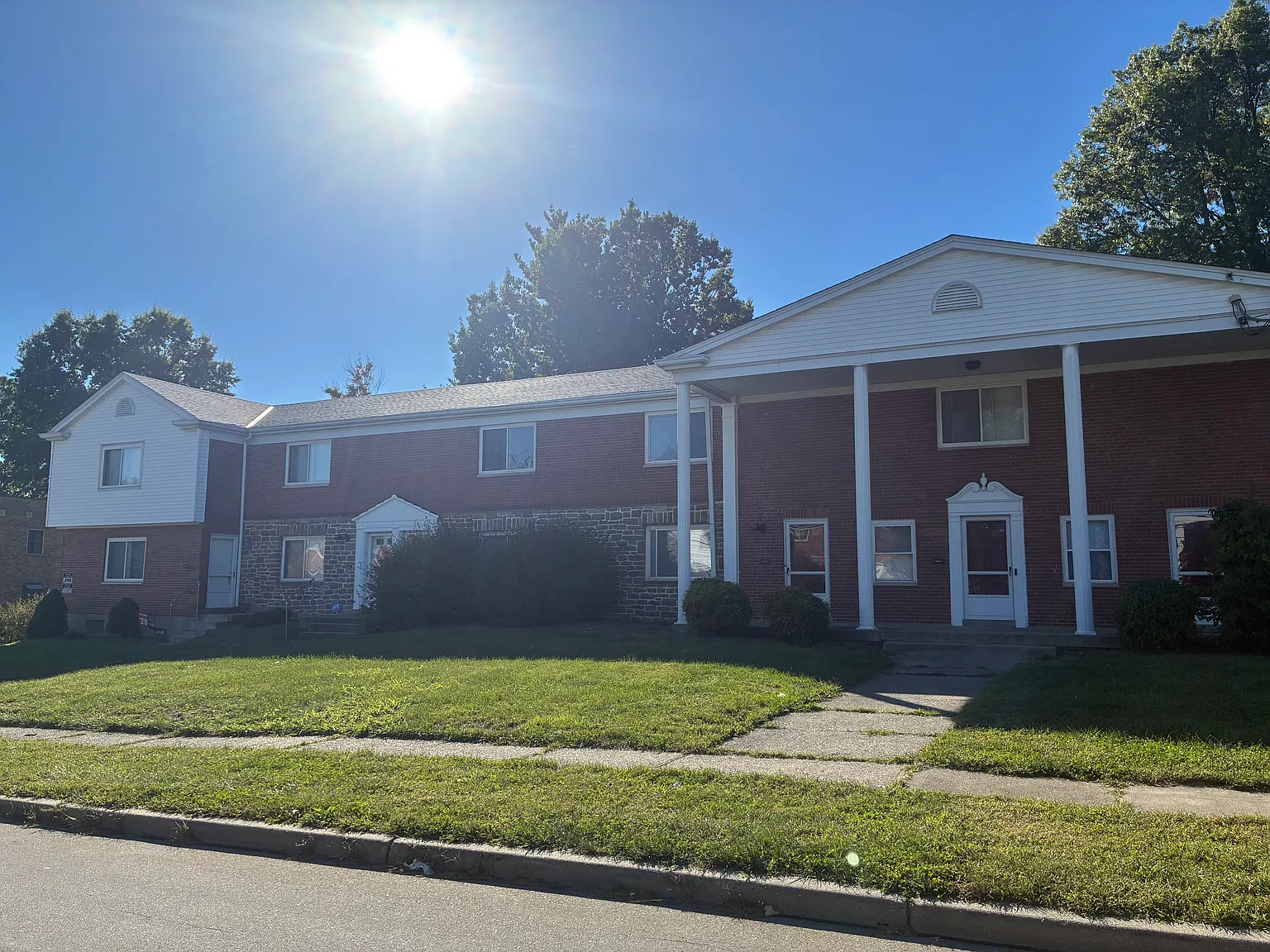 1331 Le Mar Dr — Photo 1