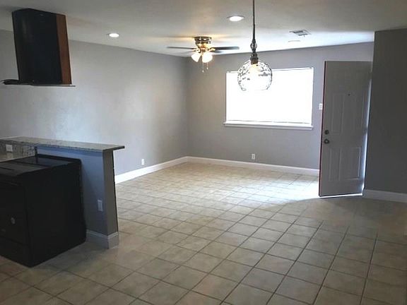 5th image of 2417 Narobi Pl