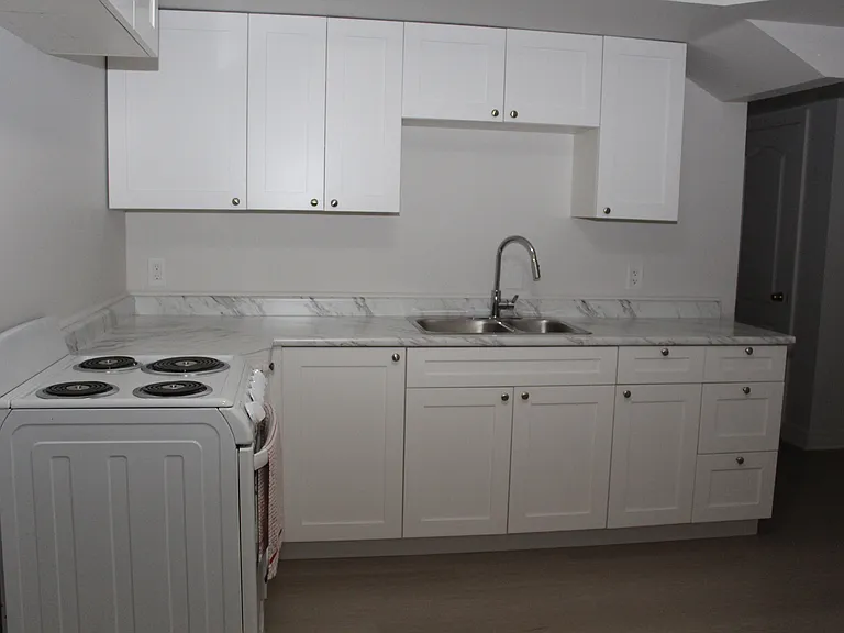 116 Regina Ave — Photo 1