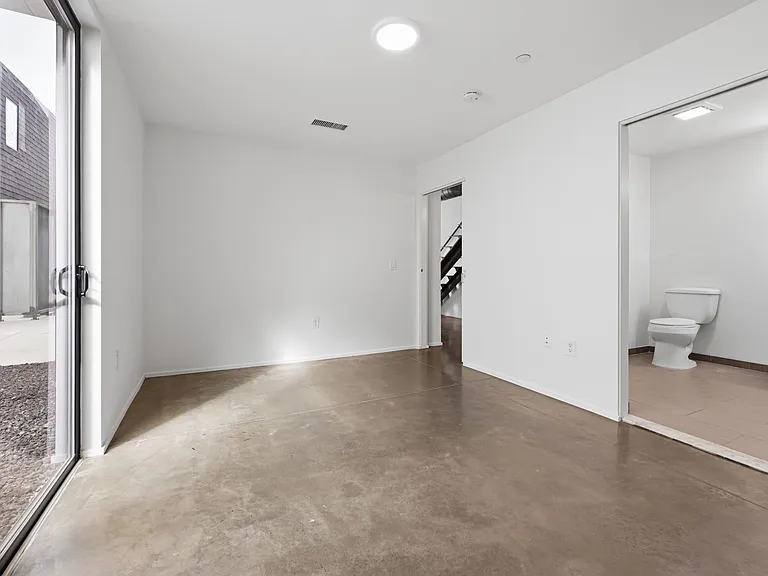 1737 Chalmers St #106E — Photo 13