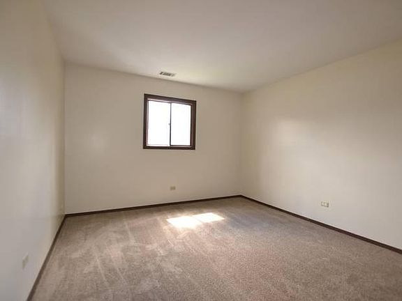 3rd image of 815 Woods Ave #2