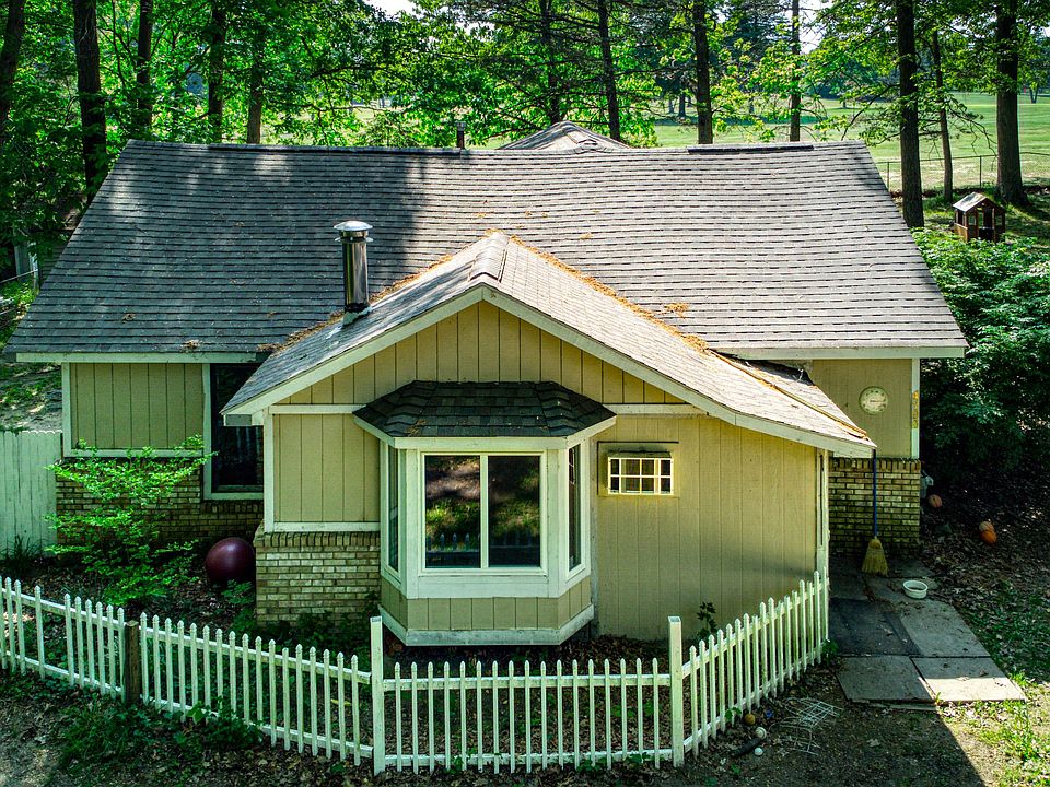 1st image of 4793 Hickory Dr