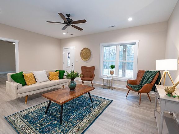 5th image of 408 Mimosa Ln