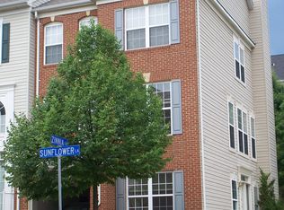 11415 Sunflower Ln, Fairfax, VA 22030
