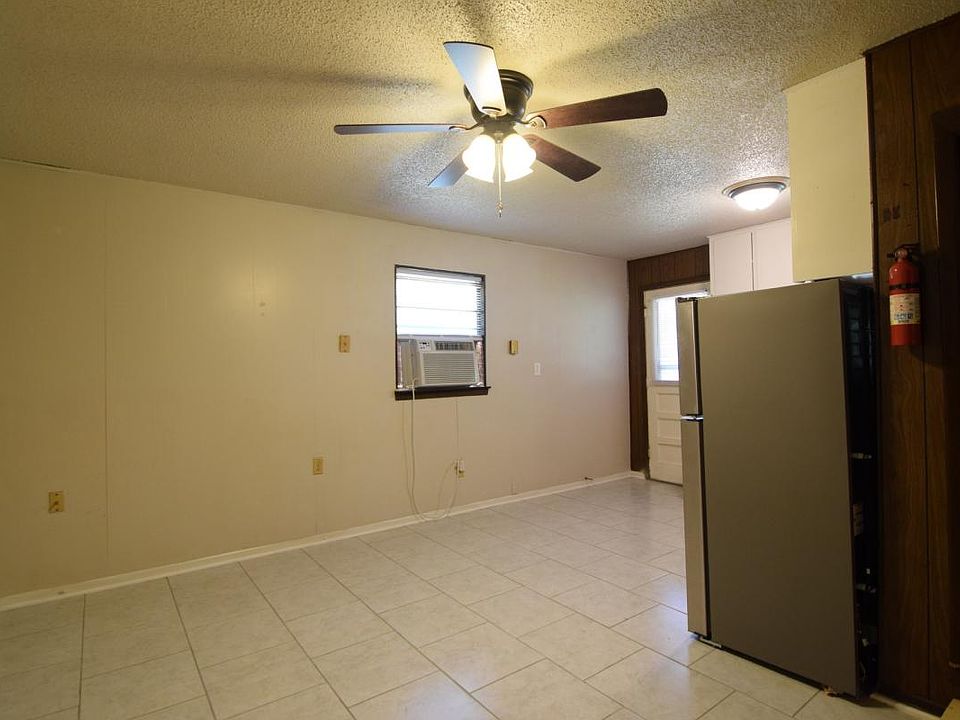 1st image of 101 1/2 E Lorrie Ave