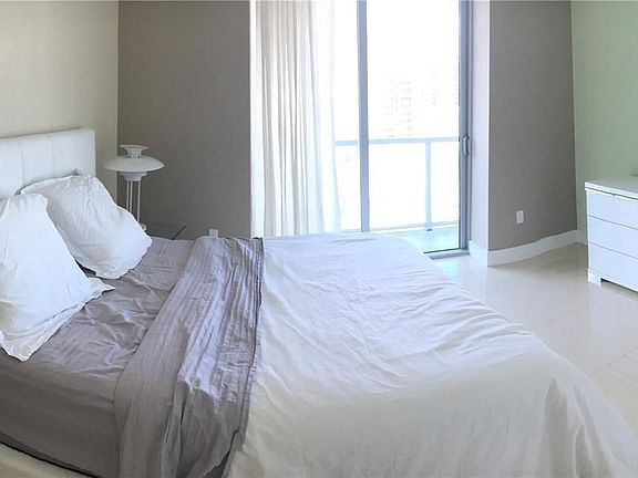 5th image of 1111 SW 1st Ave APT 1914-N