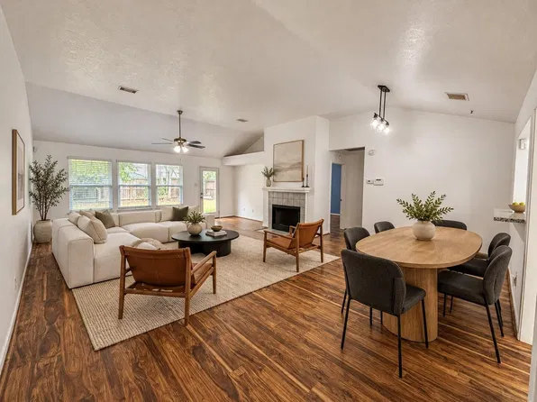 15827 Cambridge View Dr, Friendswood, TX 77546