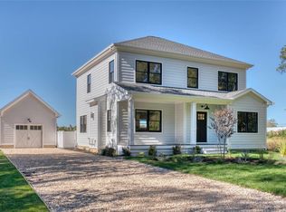 500 Arshamomaque Ave, Southold, NY 11971