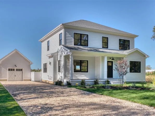 500 Arshamomaque Avenue, Southold, NY 11971