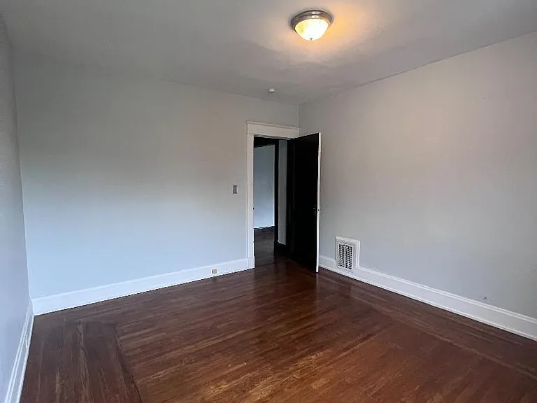 2808 Madison Rd — Photo 13