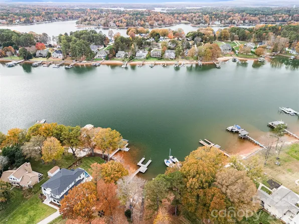 240 Shoreline Loop, Mooresville, NC 28117