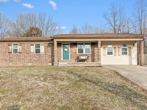 403 Hidden Valley Dr, Paragould, AR 72450