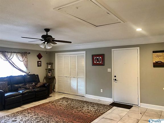 5th image of 4609 Whitehall Dr NW