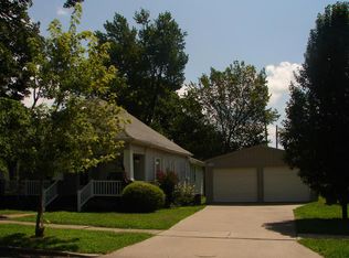 713 5th St, Monett, MO 65708