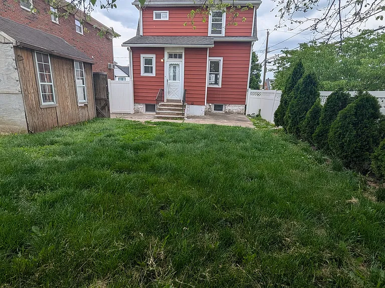 448 Ainsworth St — Photo 14
