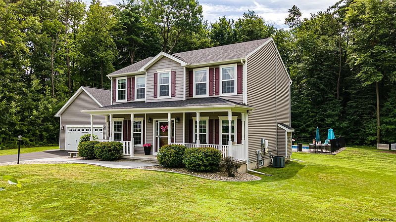 2nd image of 5 FARM VIEW Drive