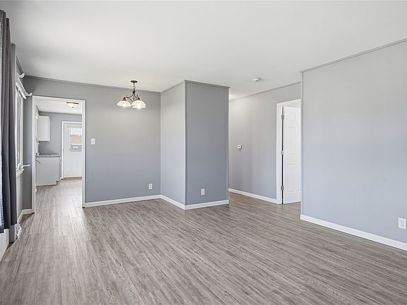 5th image of 642 Old Marion Rd NE