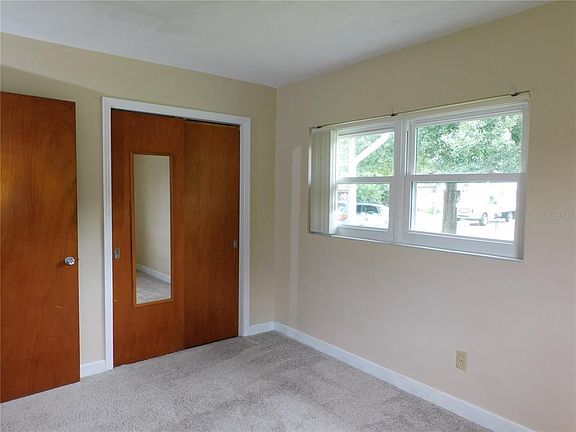 5th image of 1022 Canal Dr E