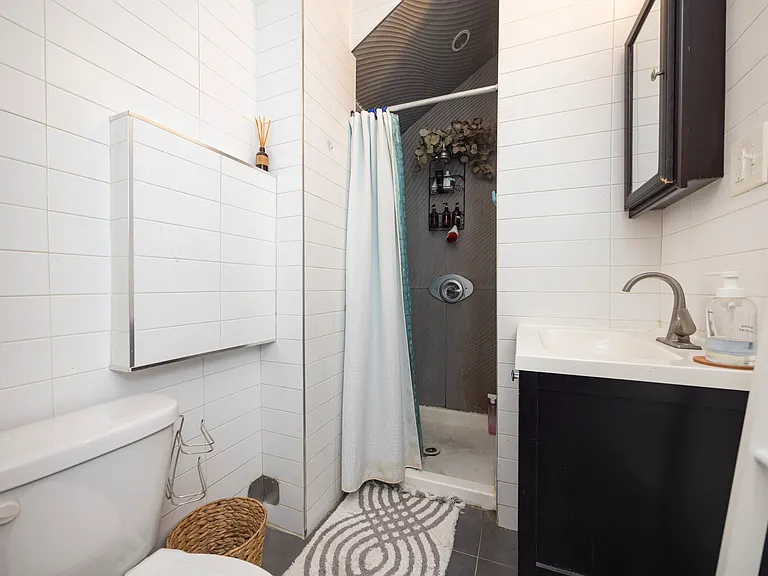 352 Hooper St #1R — Photo 10