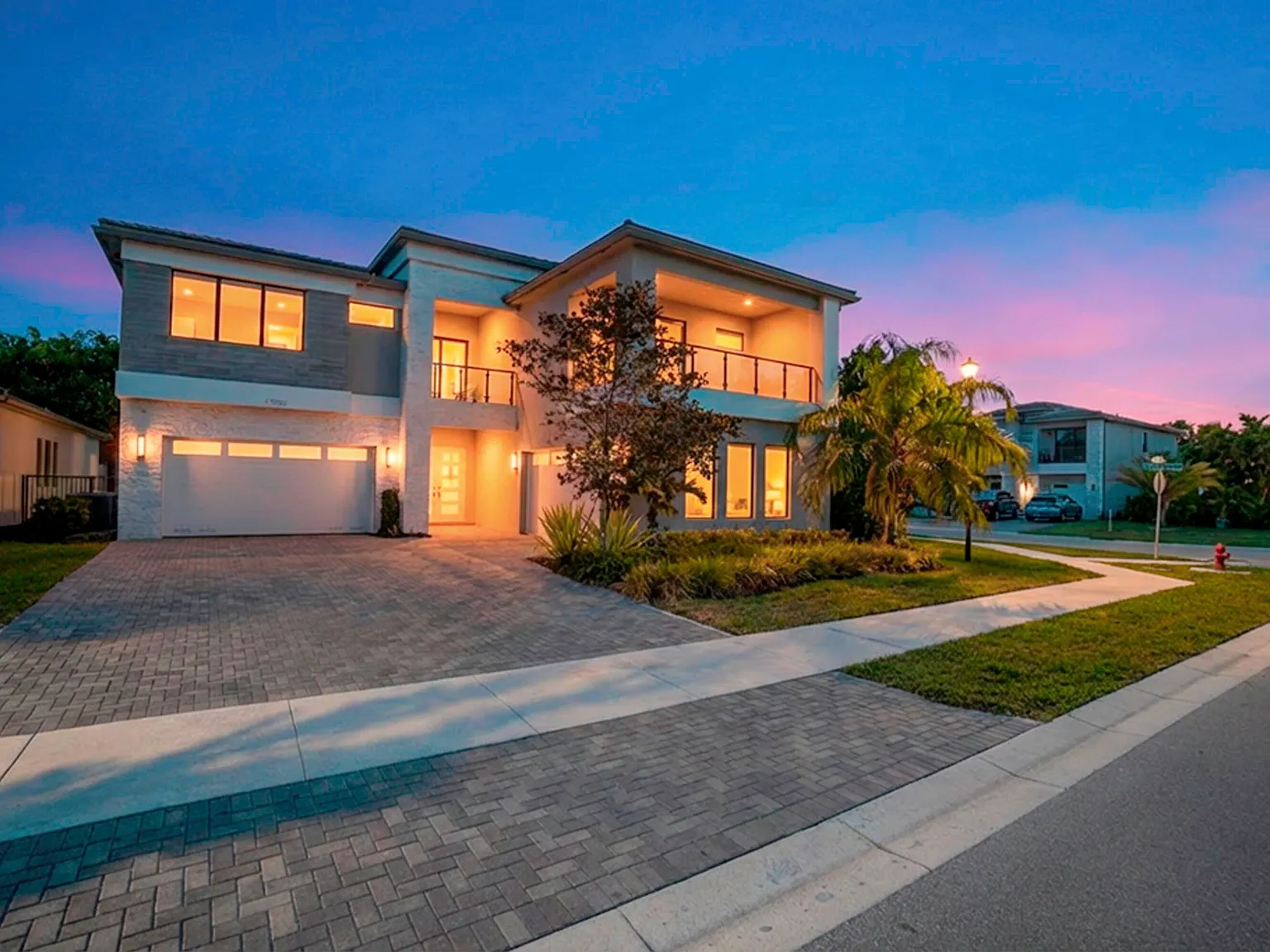 5 bed, 7.0 bath, 5369 sqft, $16,750 — Photo 4