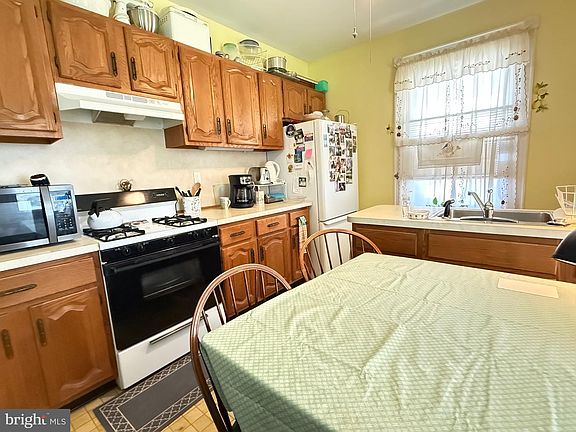 5th image of 505 Ryers Ave