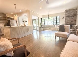 2850 Claudette Ave, Dallas, TX 75211