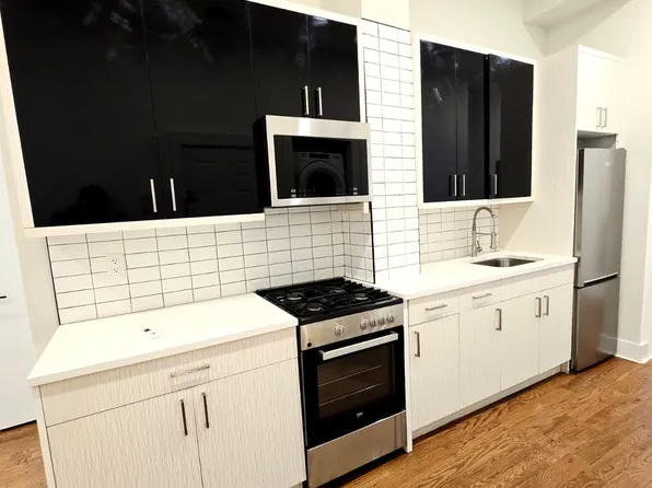 73 Court House Place image 1 of 13