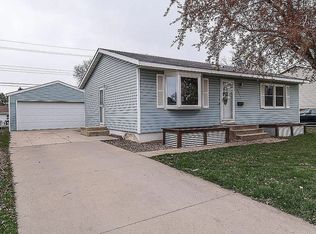 2021 43rd St NW, Rochester, MN 55901