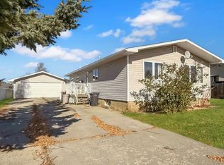 10638 W 99th Ave, Grande Cache, AB T0E0Y0