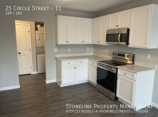 25 Circle St APT 11, Rumford, RI 02916