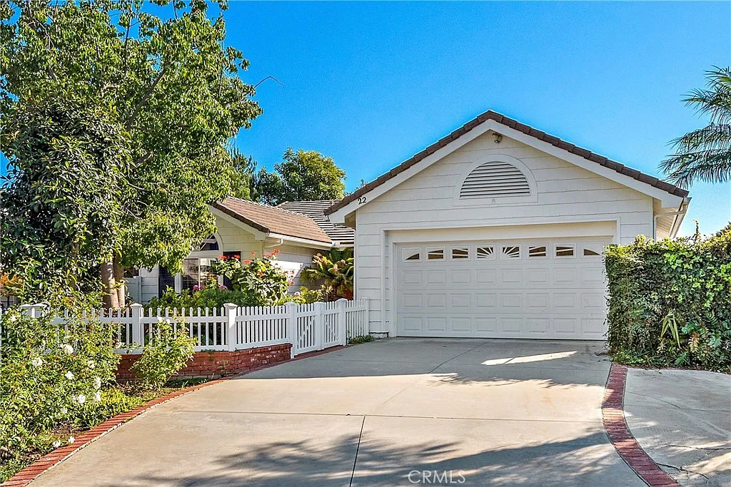 3 bed, 1896 sqft, $7,850 — Photo 2