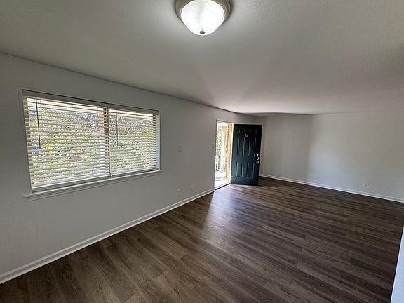 2nd image of 1512 Lake Ave APT M