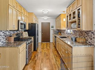 1007 S 79th Ave, Yakima, WA 98908