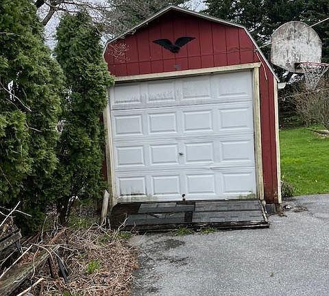 3rd image of 500 W Lincoln Ave